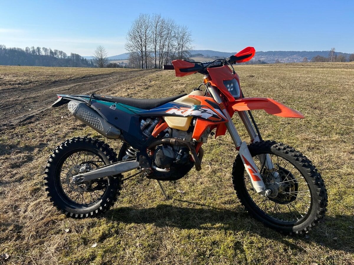 KTM EXC-F 350 (2023) – ostré enduro, spousta doplňků