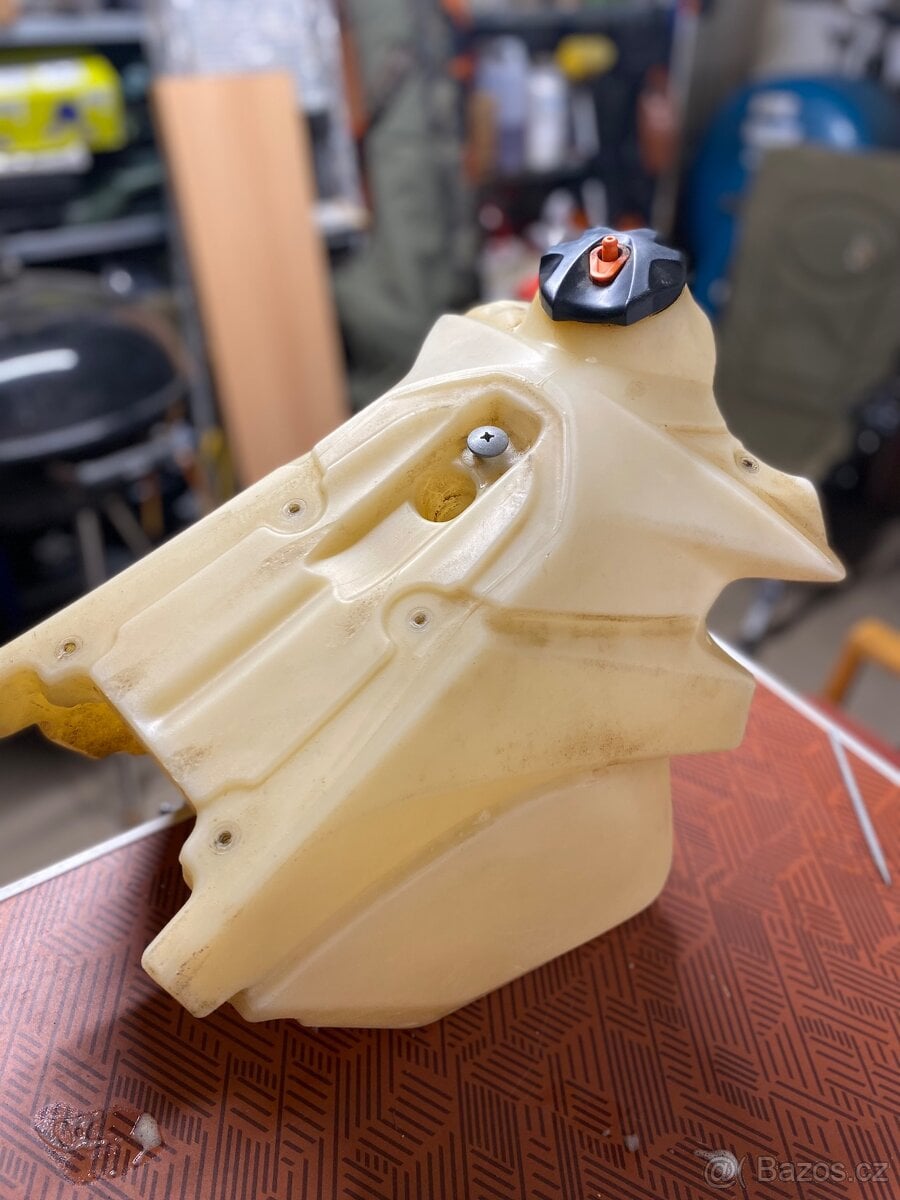 Nádrž ktm exc 12-16