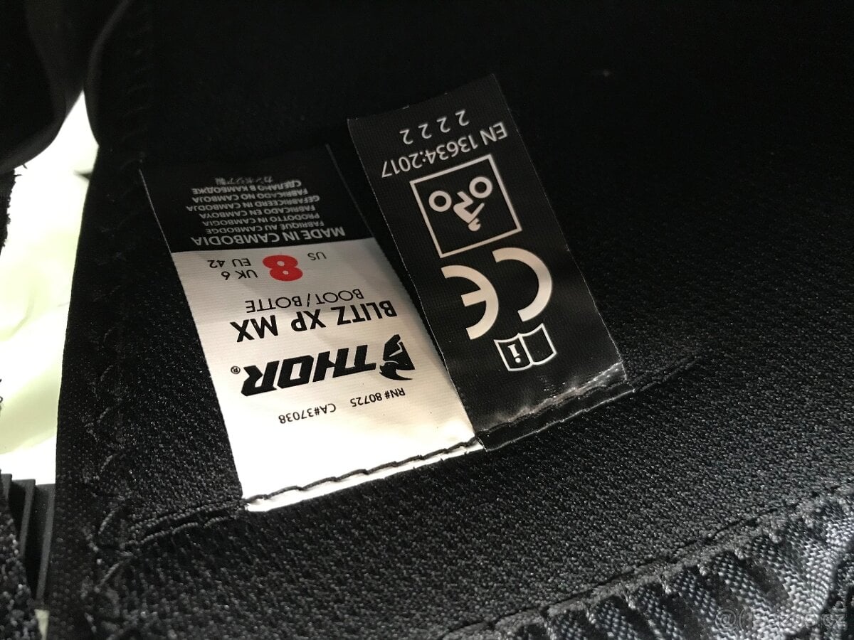 Motokrosove oblečení