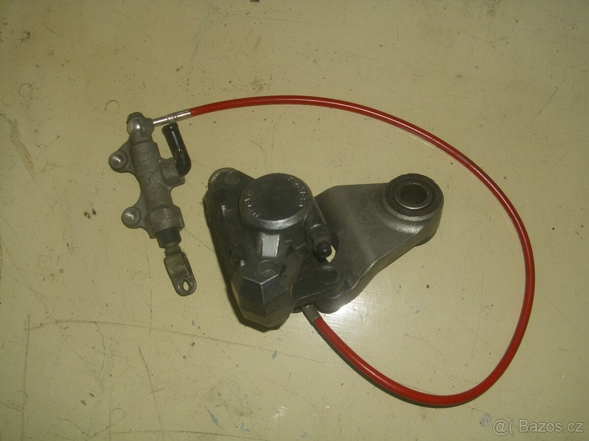 Kawasaki zxr 400 zadní brzda kompletní