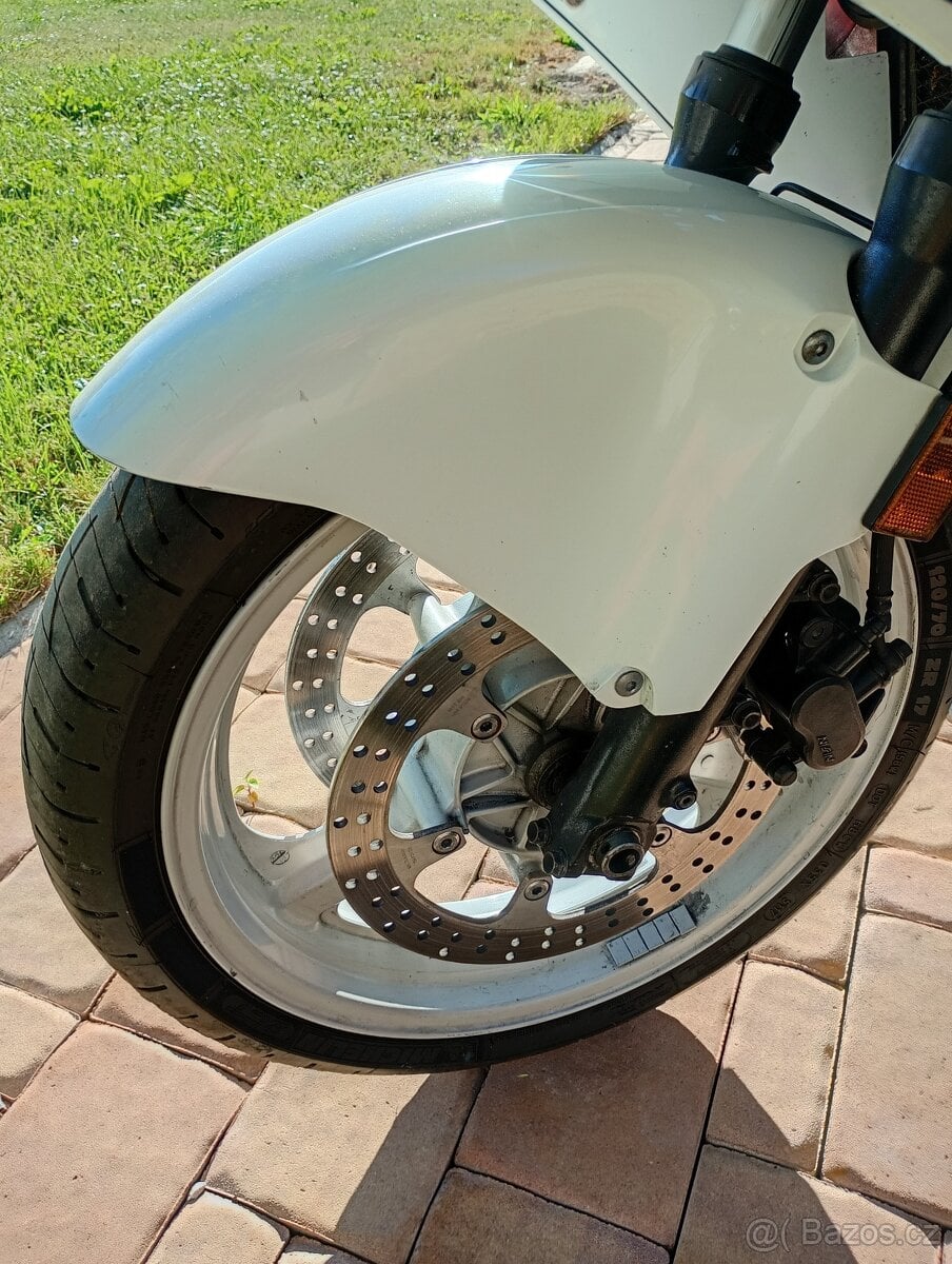 Prodám Honda CBR 1000F, r. v. 1991