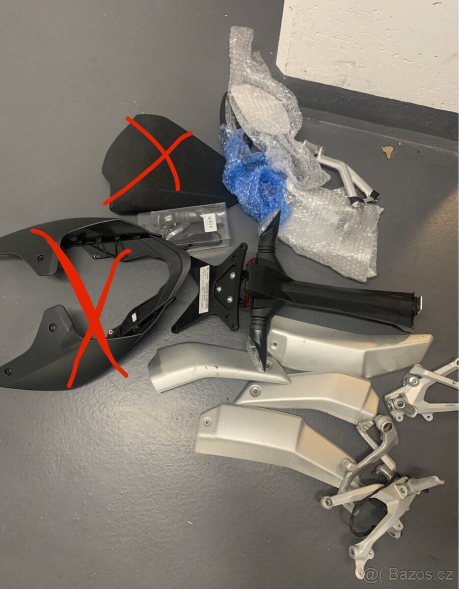 Prodám díly na Ducati Streetfighter V4S