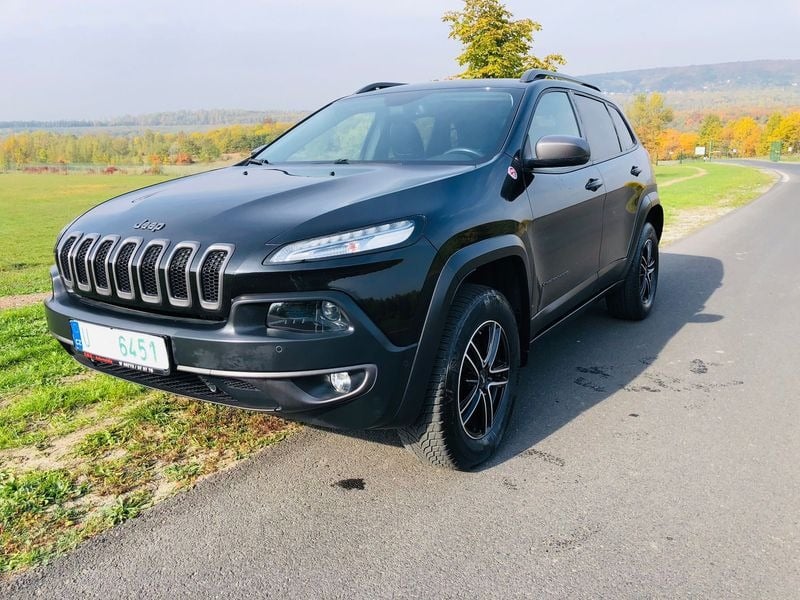 JEEP CHEROKEE TRAIL RATED 3.2 W6 200KW 4X4