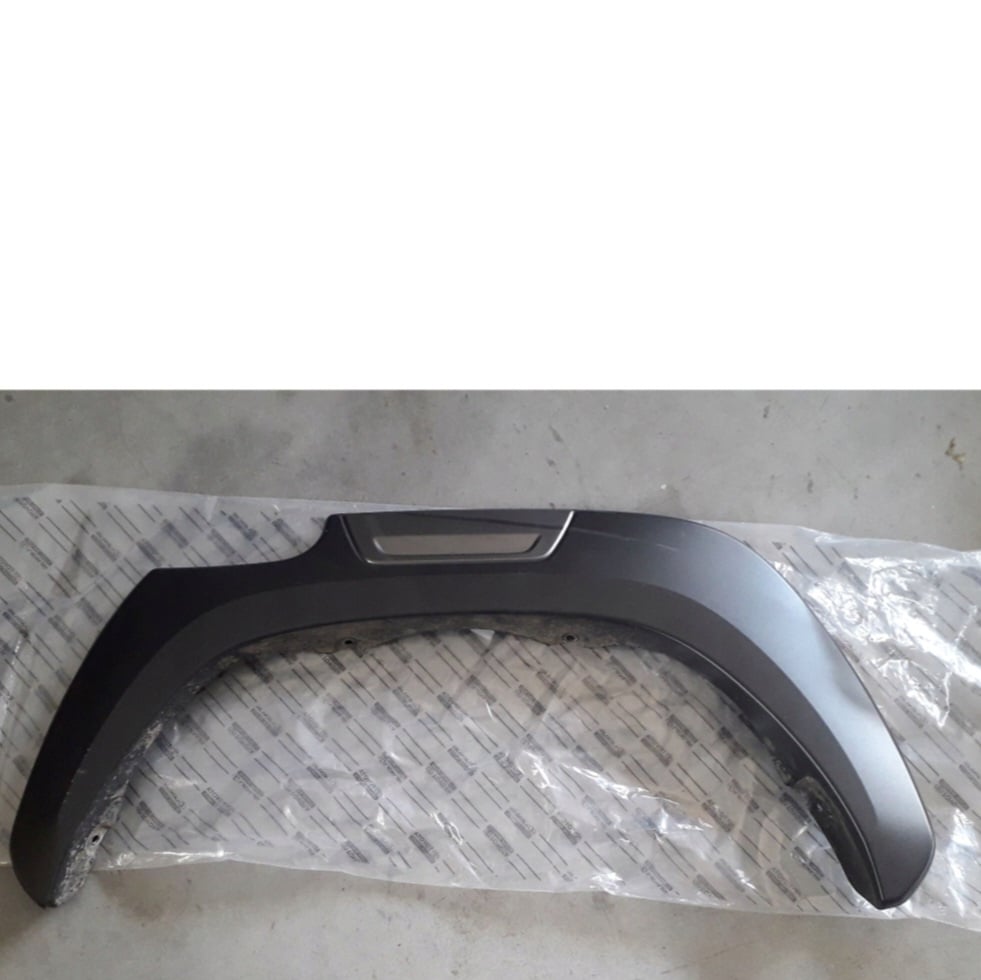 Toyota Hilux VIII LIFT 20- Lem blatníků levý zadni