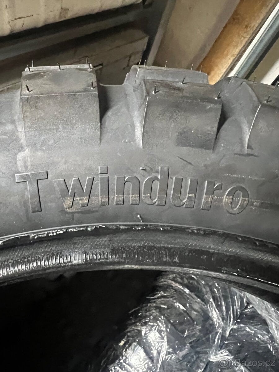 Pneu twinduro nove