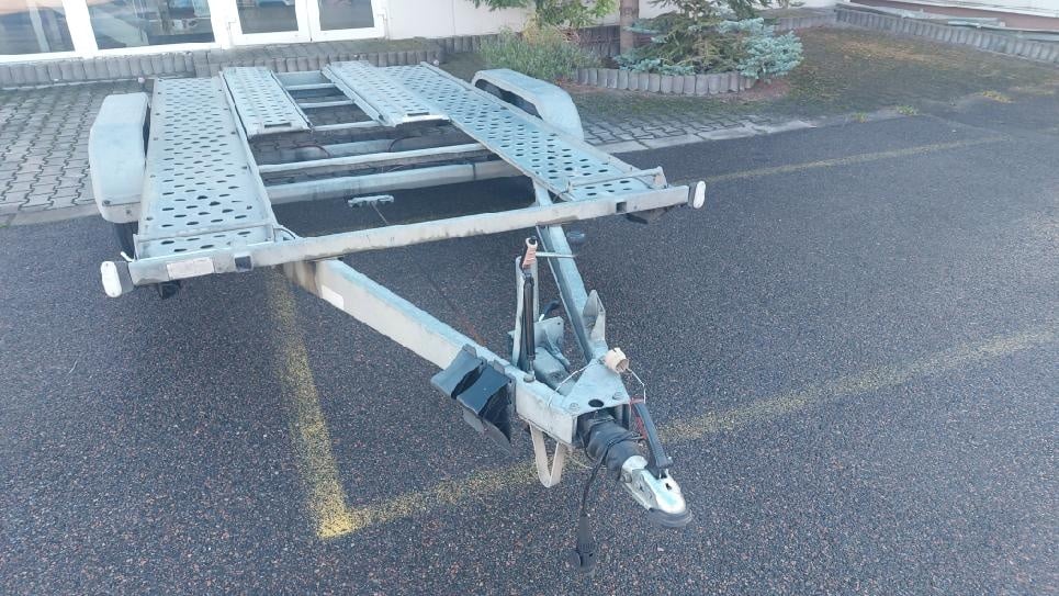 přepravník na auta Agados Puma