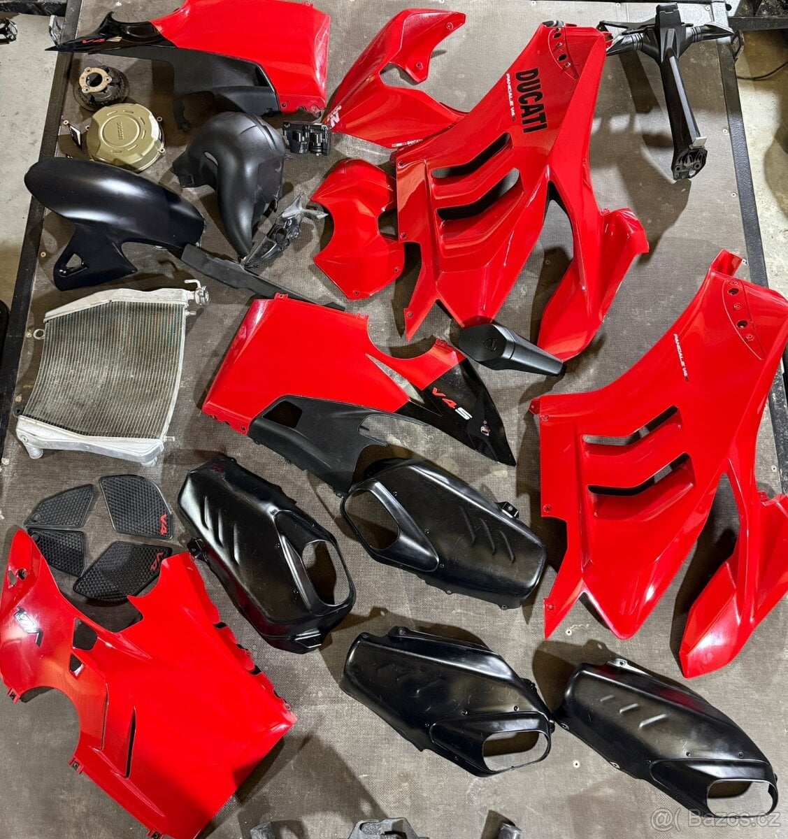 Plasty na DUCATI Panigale V4S