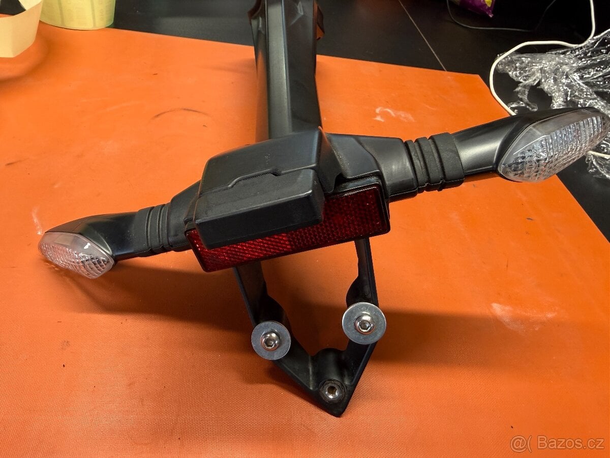 Ducati Panigale Streetfighter v4 držák RZ včetně blinkrů