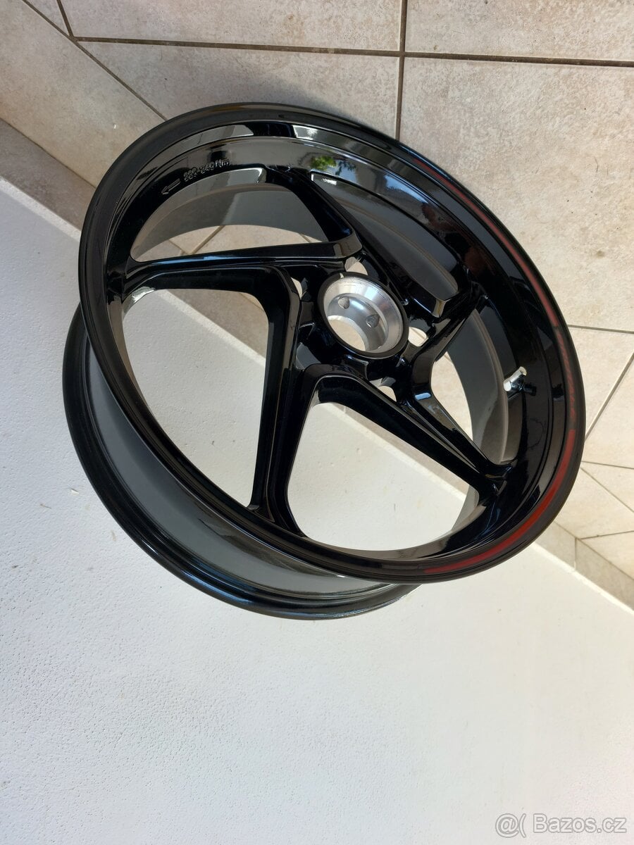 MV Agusta zadni kolo 5,5 x 17