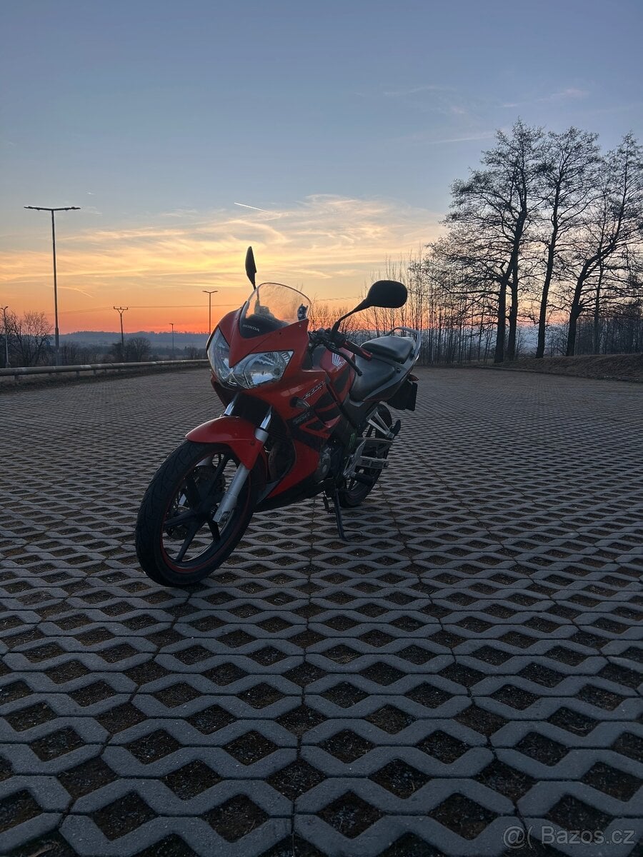 Honda CBR125R