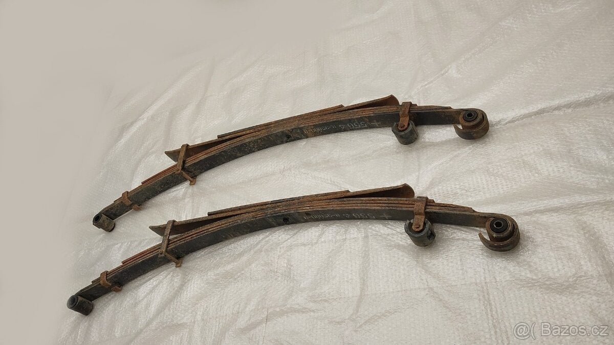 Toyota Hilux – Listová pera