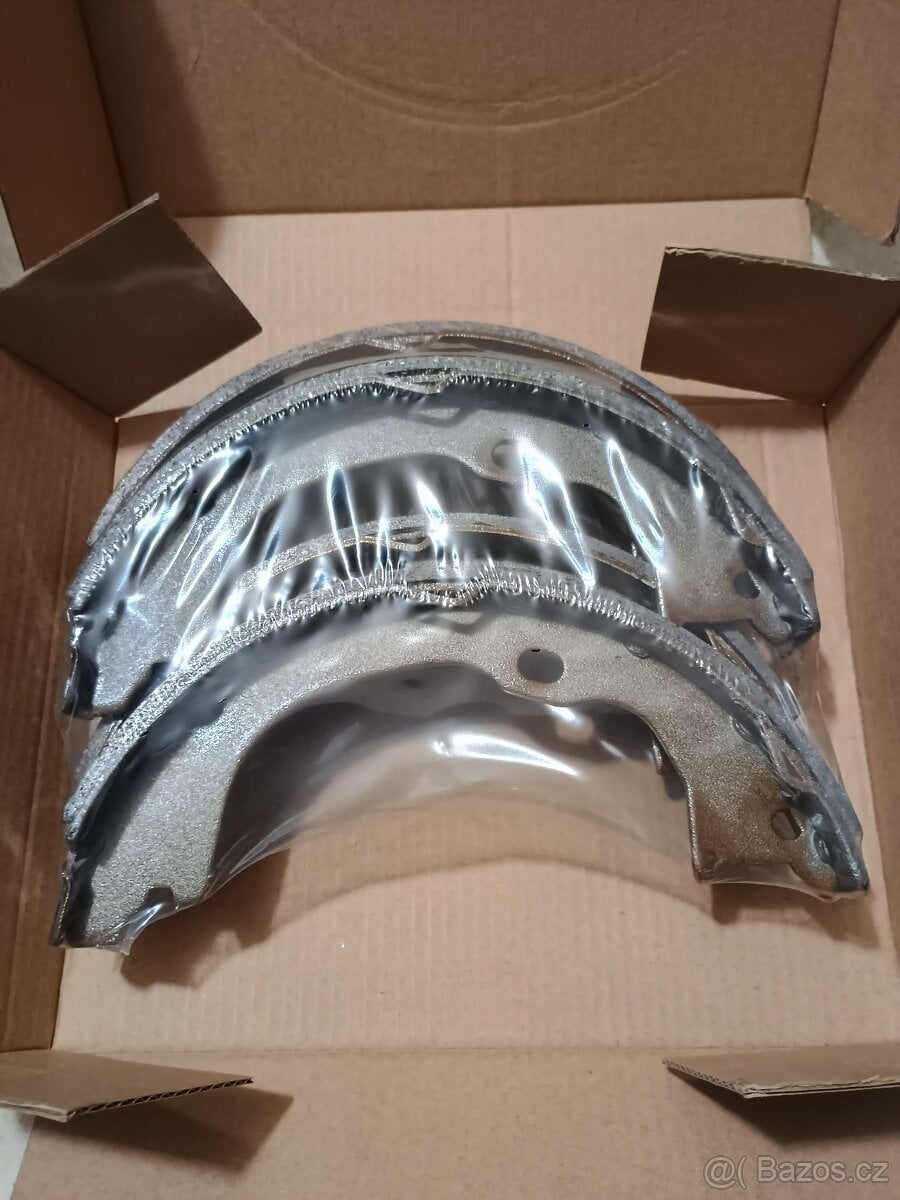 Jeep Wrangler JK brzdové čelisti