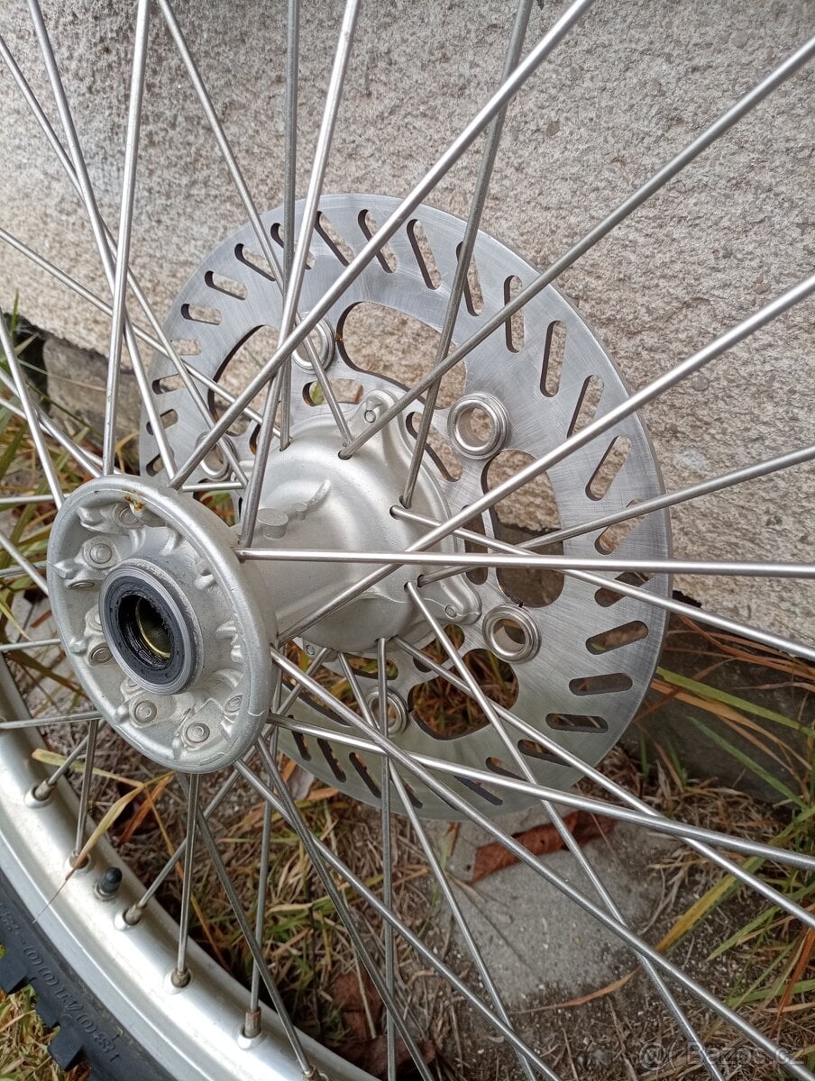 Přední brzdový kotouč na Kawasaki KX 125 03-08