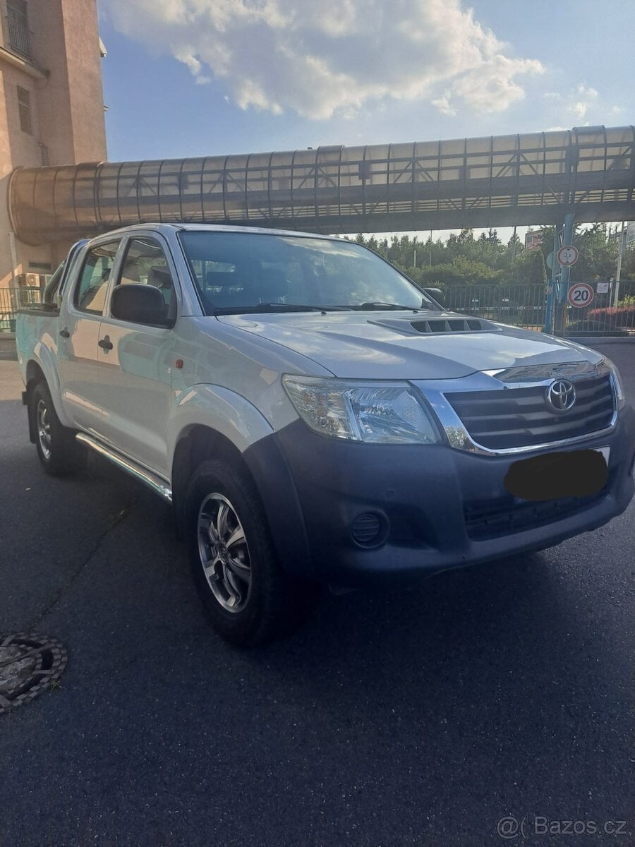 Toyota hilux 2.4 d  106kw 2016 původ ČR
