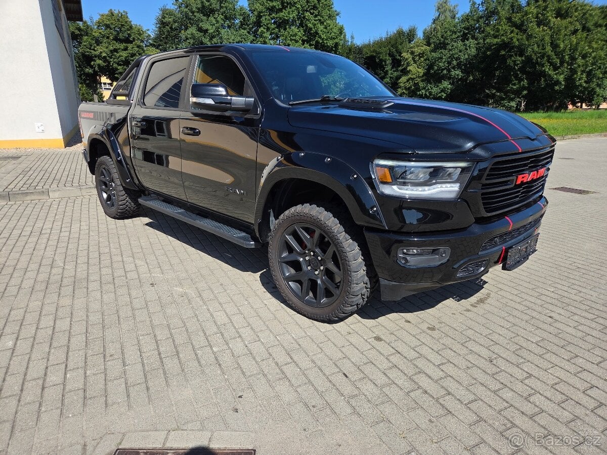 DODGE RAM 1500 5.7 HEMI 4X4 LARAMIE 2020
