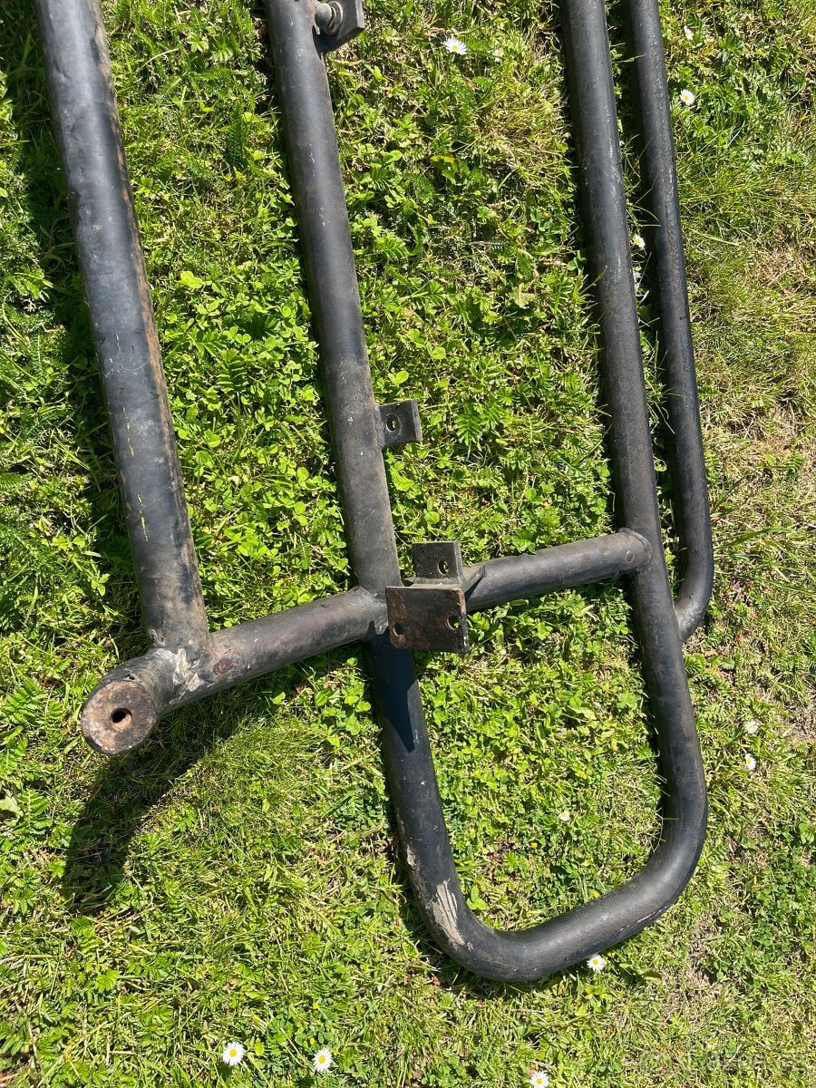 Prodám přední nárazník na Suzuki samurai