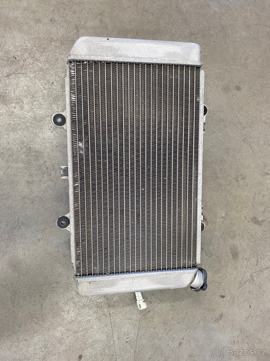 Yamaha Grizzly 660, díly, chladič, motor