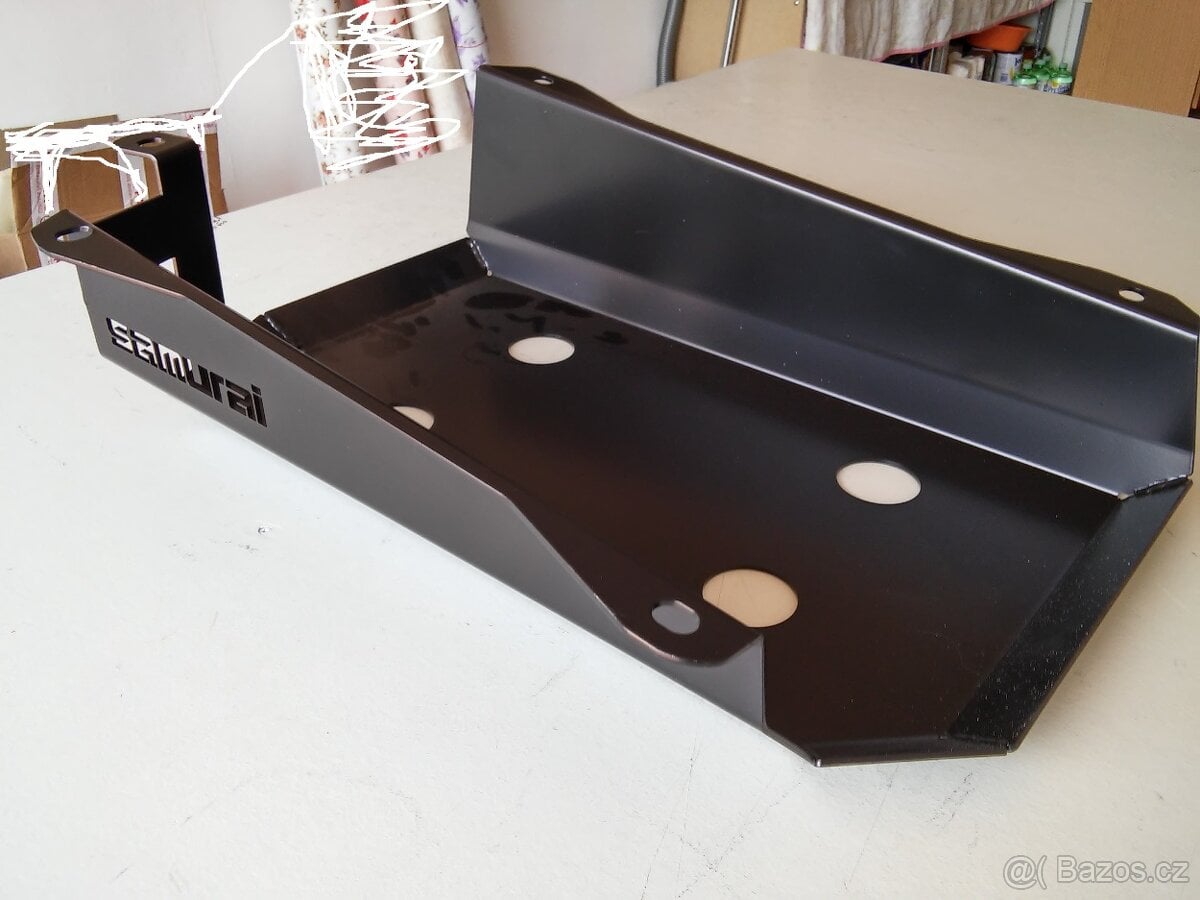 Pevnostní kryt nádrže Suzuki Samurai.