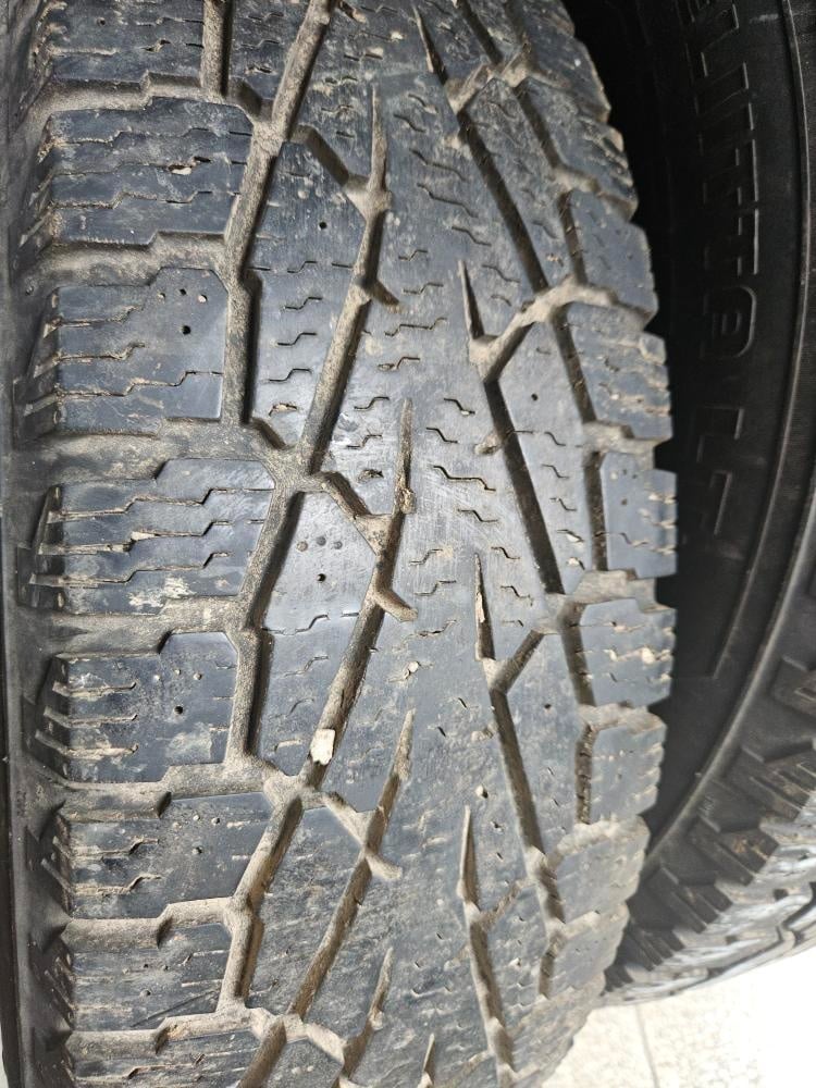 NOKIAN HAKAPELITA 235/85 R16