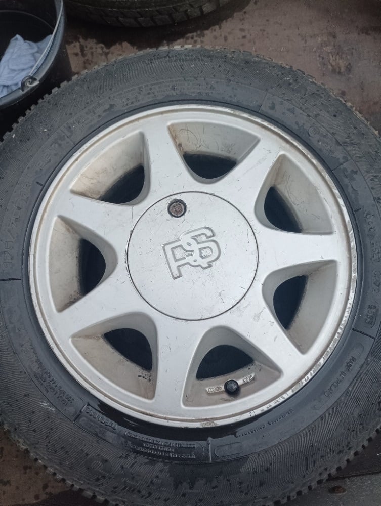 ALU kola   veterán Ford rs motorsport 6jx13h2