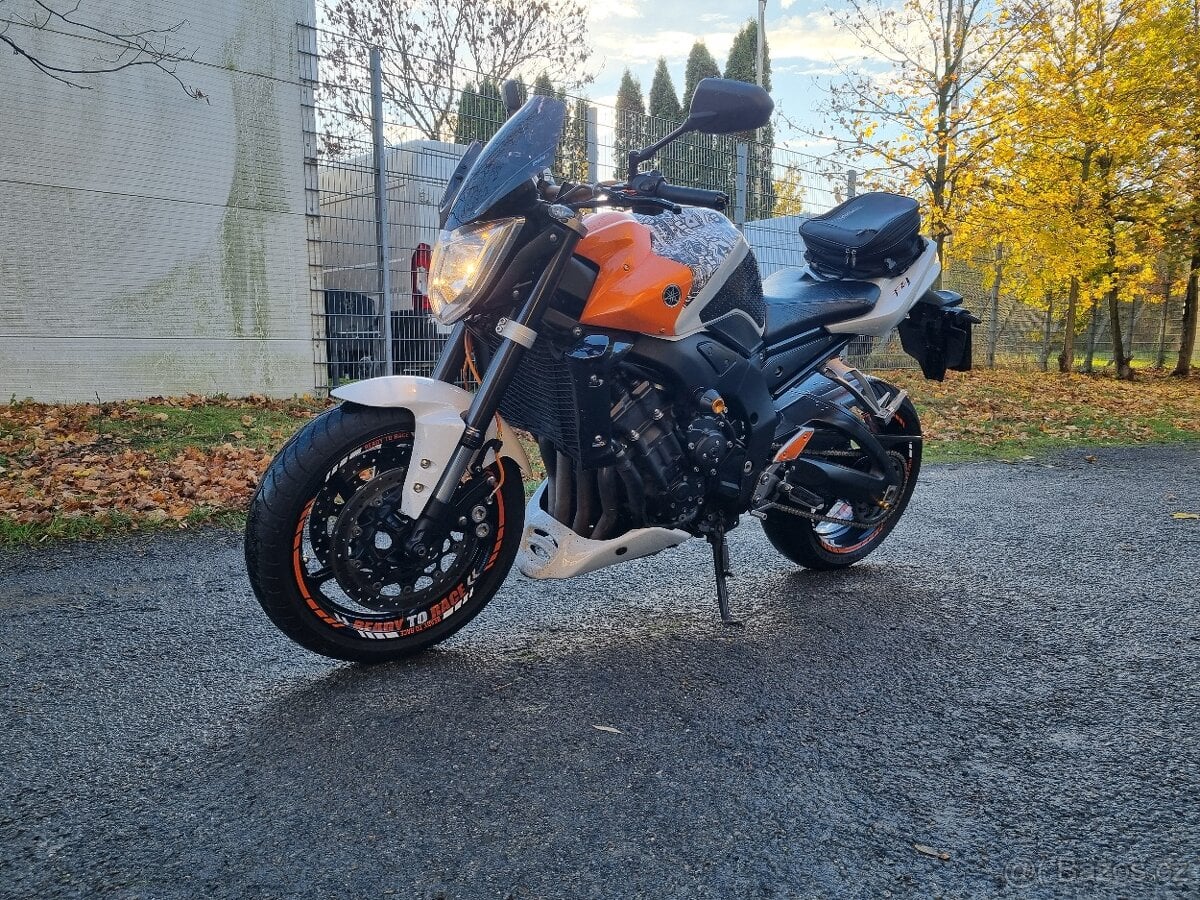 Yamaha Fz1 N. Rok 2007, 110kw, najeto 53000km. 3x klíč
