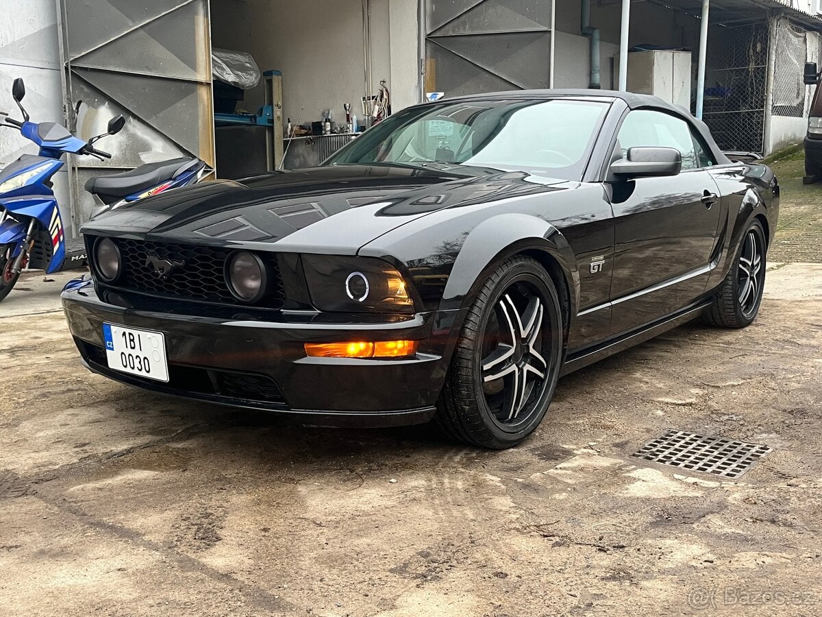 Mustang GT V8-manual Turbo nehavarováno LPG