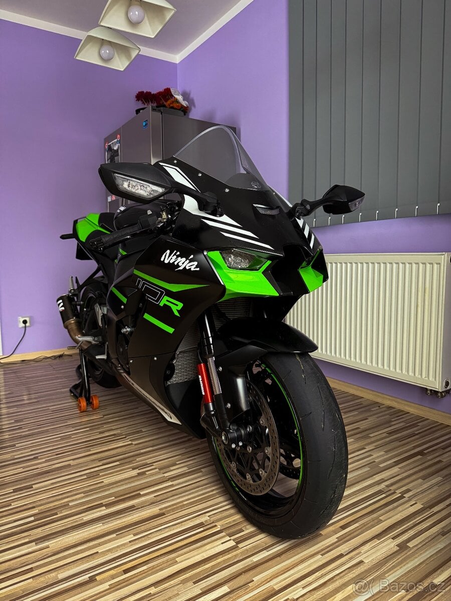 Kawasaki zx-10R 2022, 2600km nájezd TOP STAV