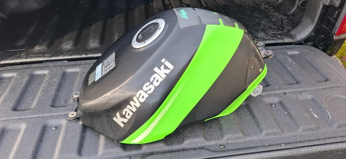KAWASAKI  ZX6R NINJA  NÁDRŽ