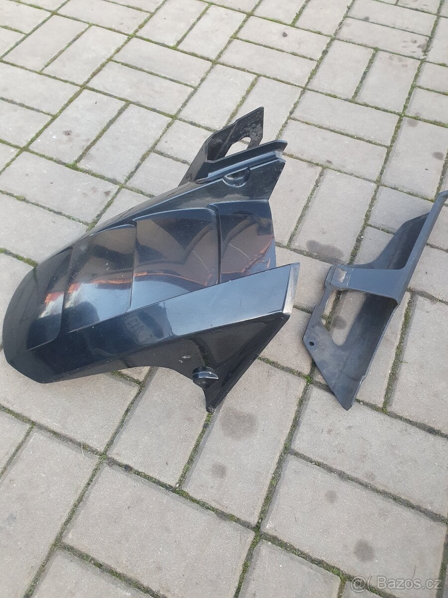 Blatník nad kyvku Kawasaki Z750 2006