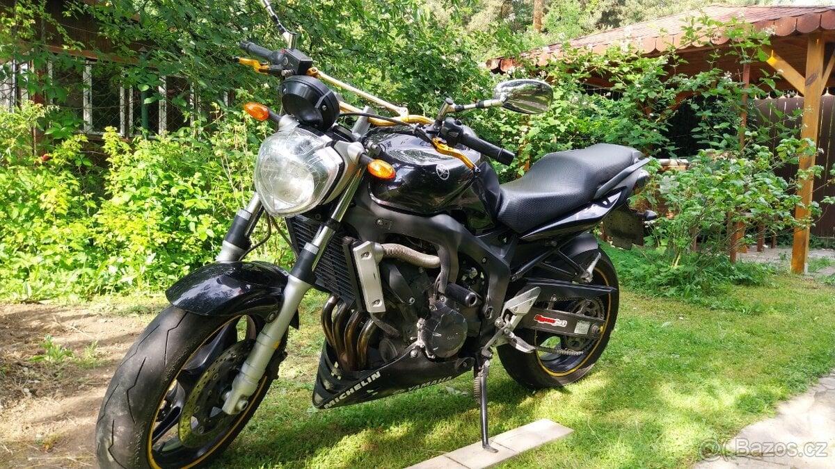 Yamaha FZ6N FAZER - AKRAPOVIČ