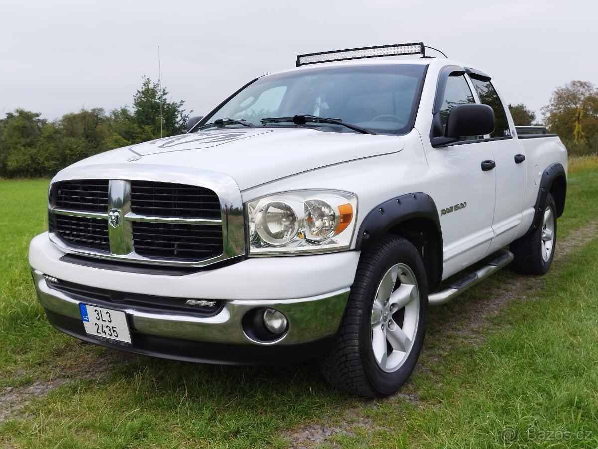 DODGE RAM 1500 Bighorn V8 HEMI 5,7