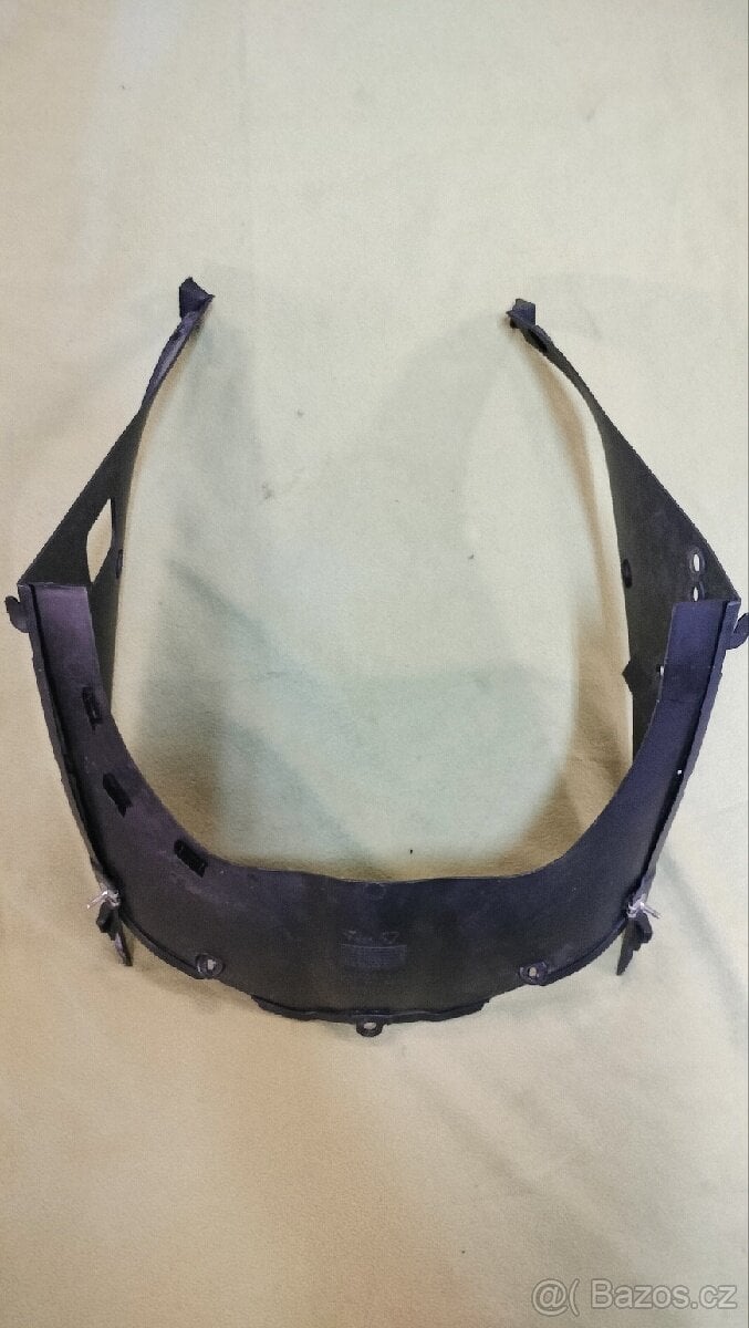 Aprilia rsv4 vnútorné plasty.