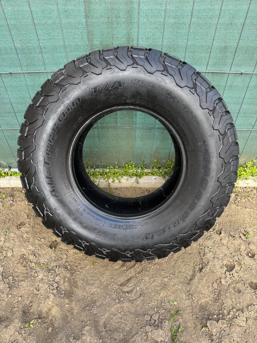 Prodám jednu ofroud pneumatiku  BFGoodrich All Terrain T/A K