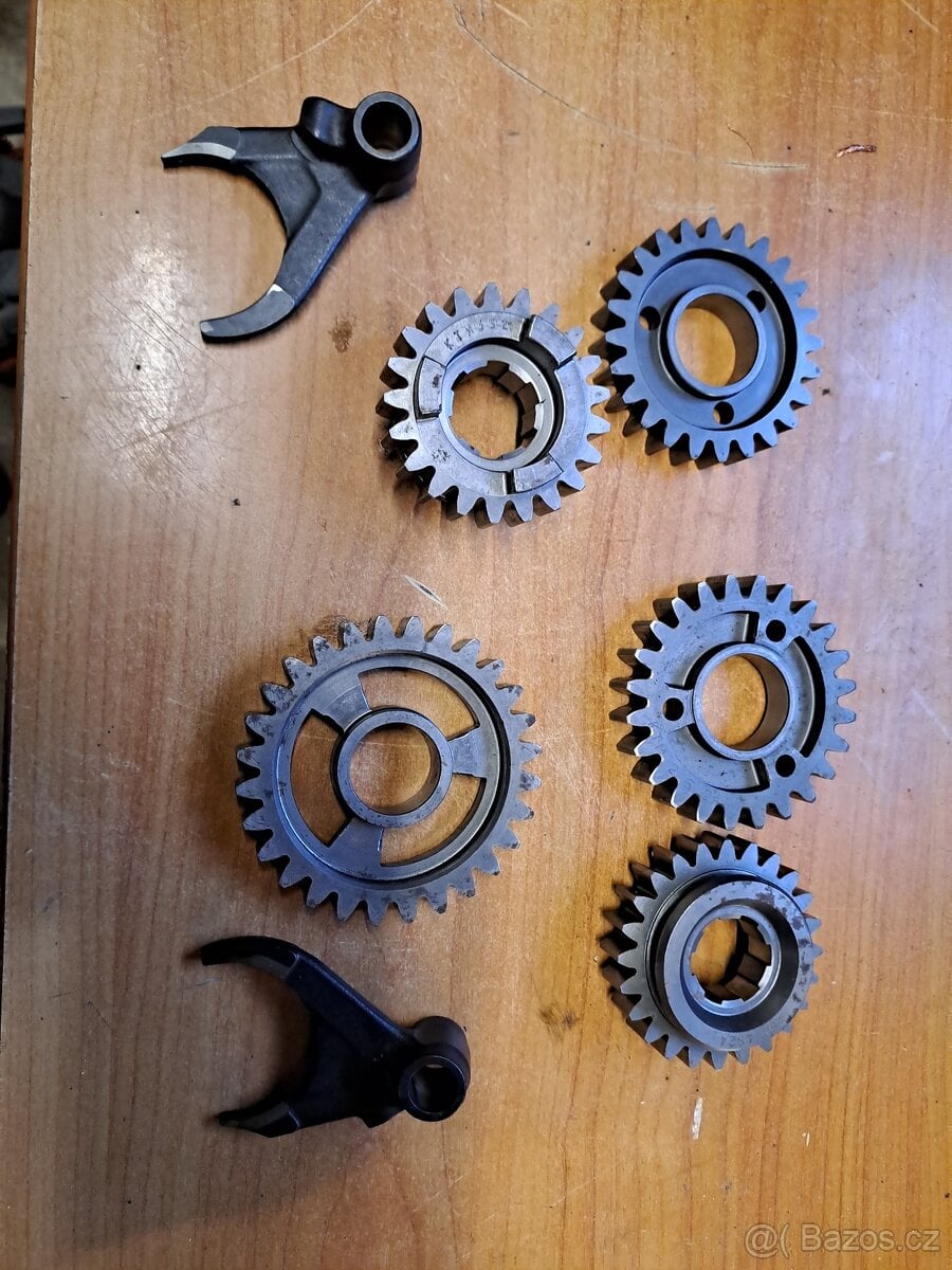 Kolečka a vidličky do převodovky ktm sx 250 2t