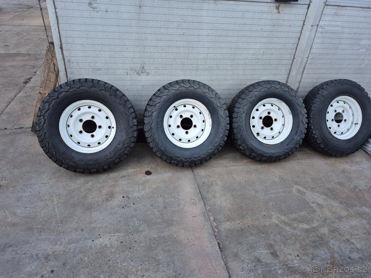 Land rover defender discovery kola