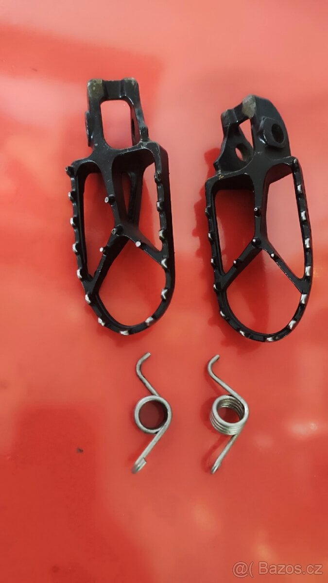 KTM originální stupačky