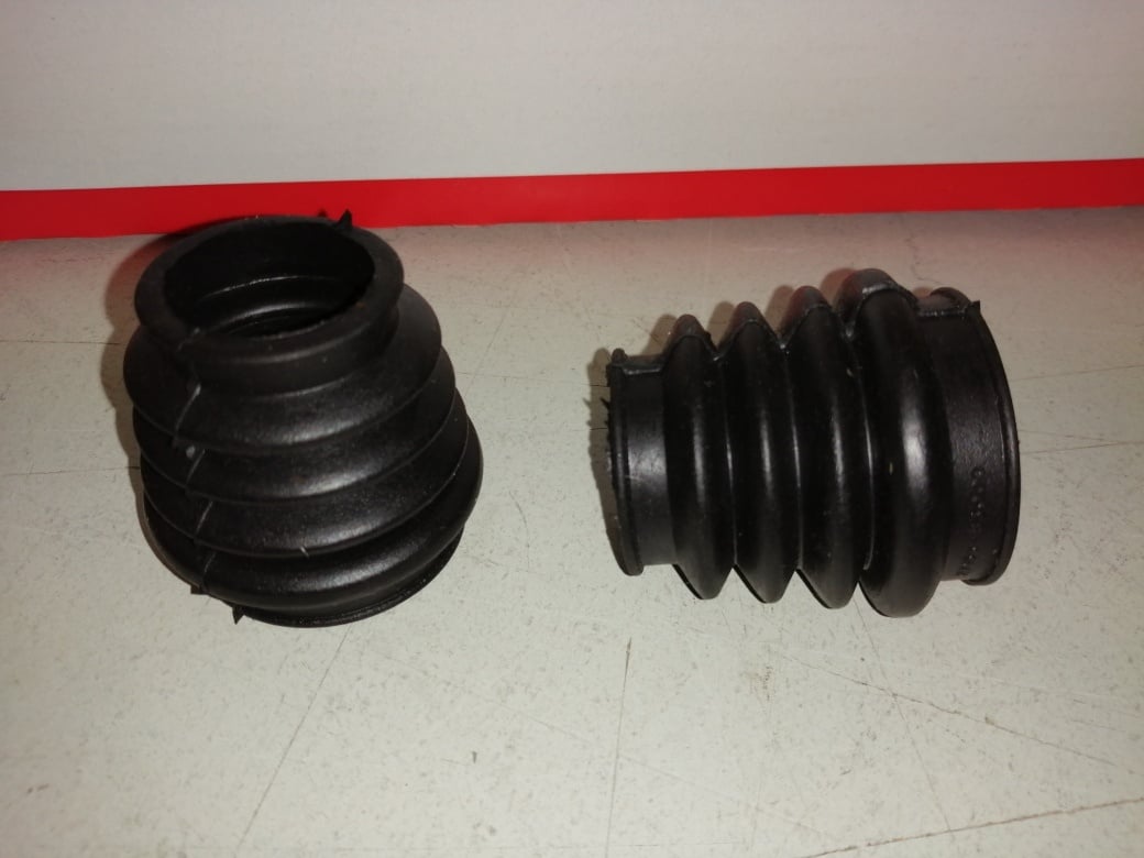 Manžeta kardanu Suzuki Samurai.