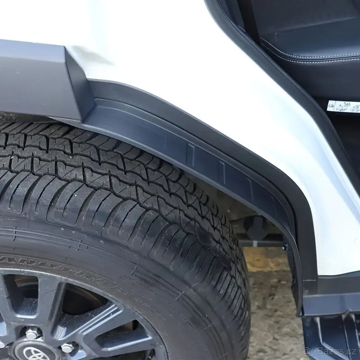 Toyota Land Cruiser 250 zadní nadkolí. Cena za pár .