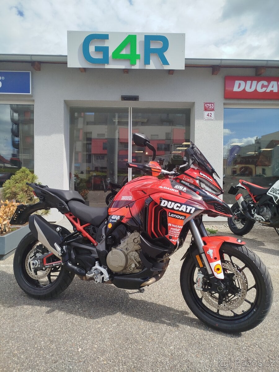 Ducati Multistrada V4 S, PŘEDVÁDĚCÍ MOTOCYKL, POUZE 900 KM