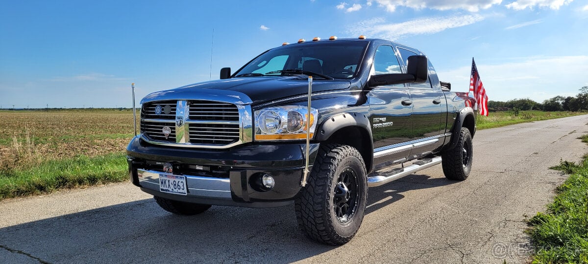 Dodge RAM 2500 MegaCab