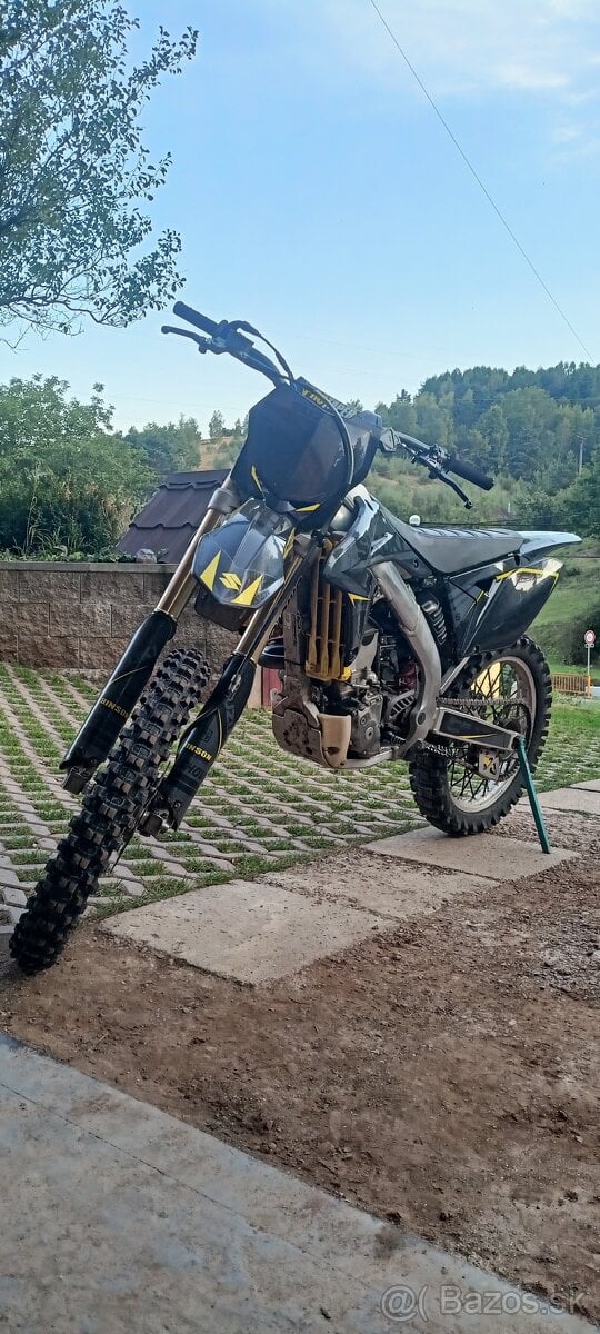 Suzuki rmz 250