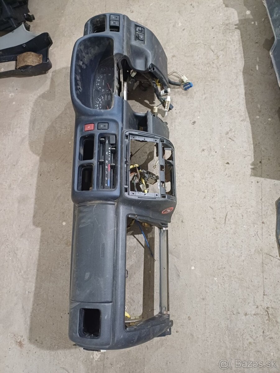 Palubovka Suzuki Jimny