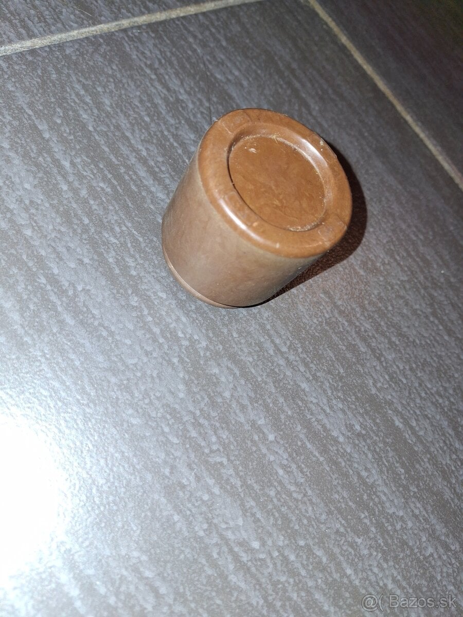 Brzdový valček jeep