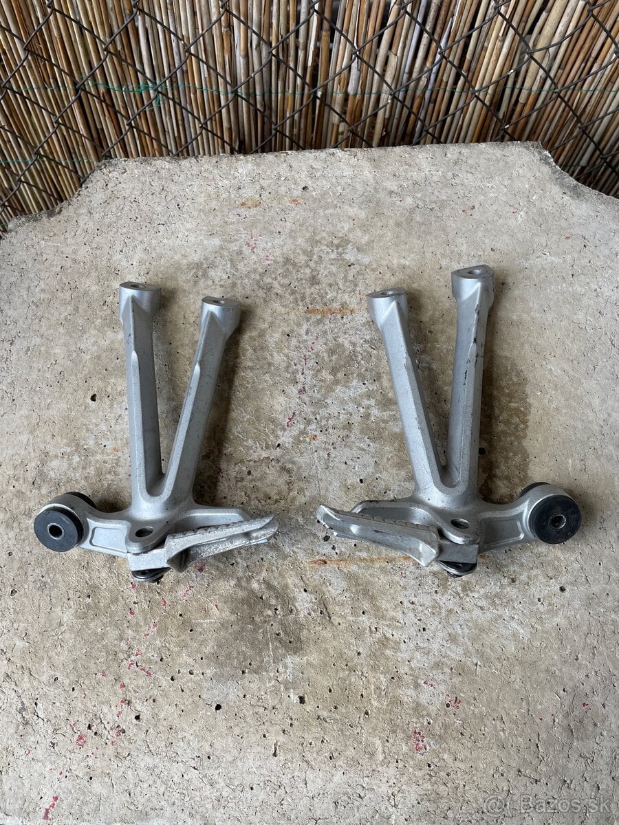 Zadné stupačky Suzuki GSX-R 1000 k7 K8