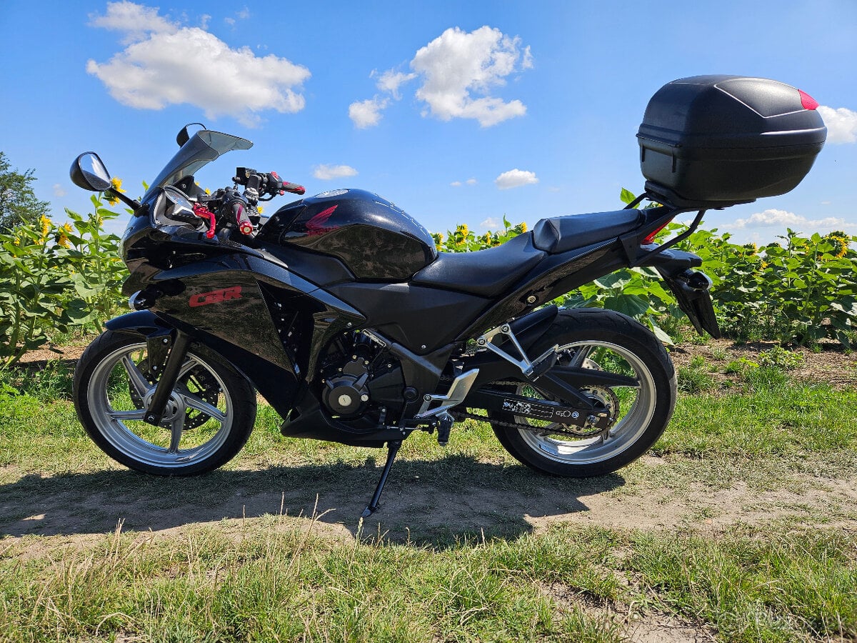 Honda CBR 250R – STK do 08/2029, pripravená na sezónu
