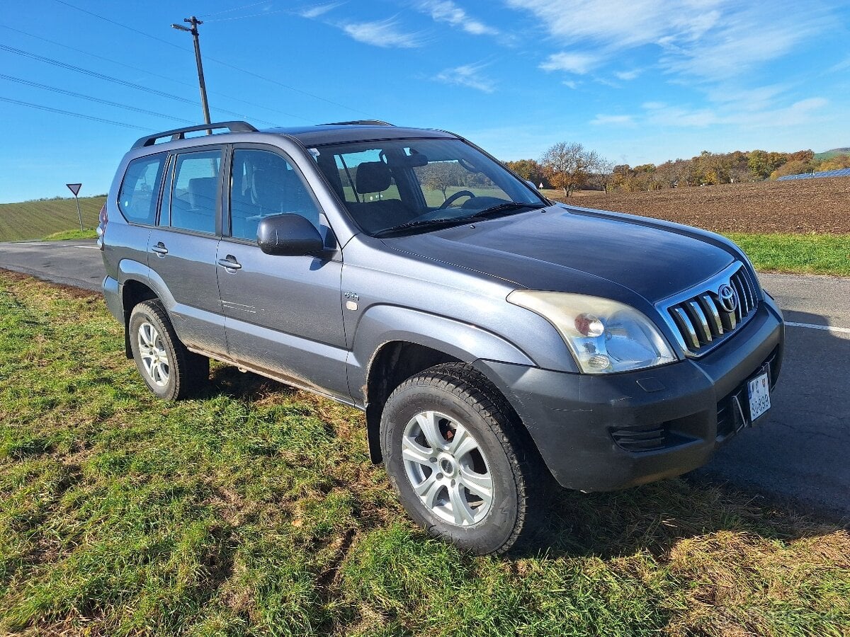 TOYOTA LAND CRUISER 3.0 DIESEL 4X4 UZÁVIERKU MÁ