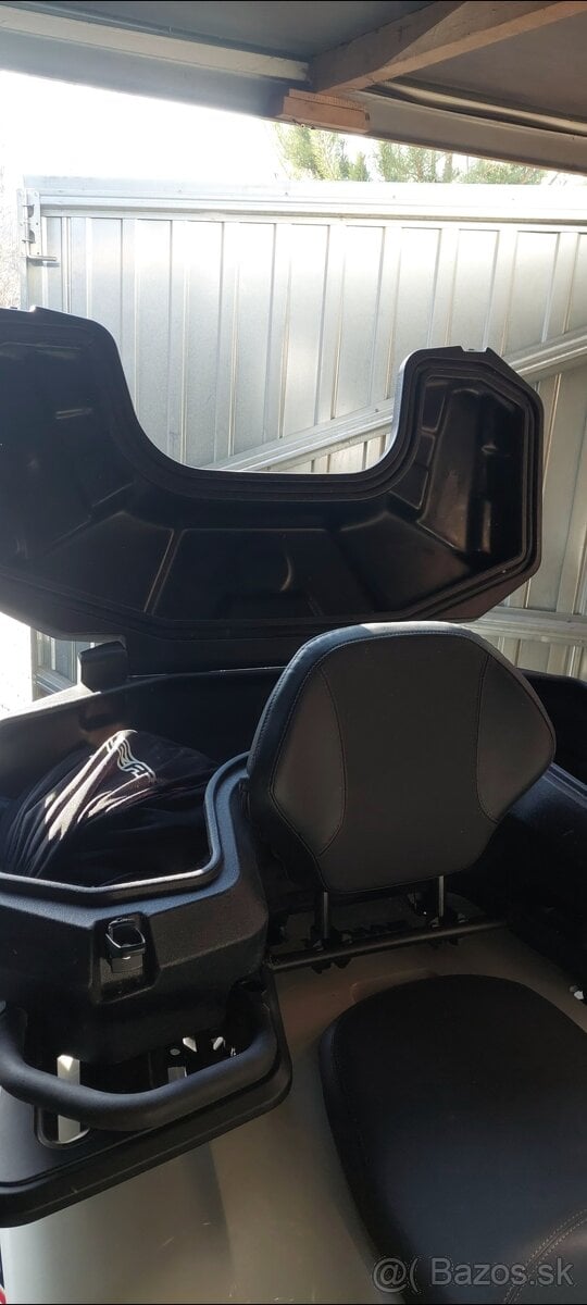 Kufor na stvorkolku shark