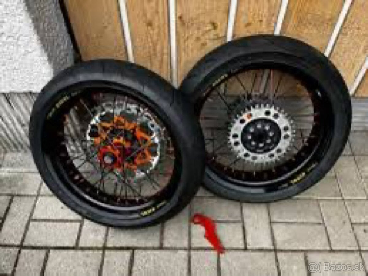Kúpim supermoto kolesá