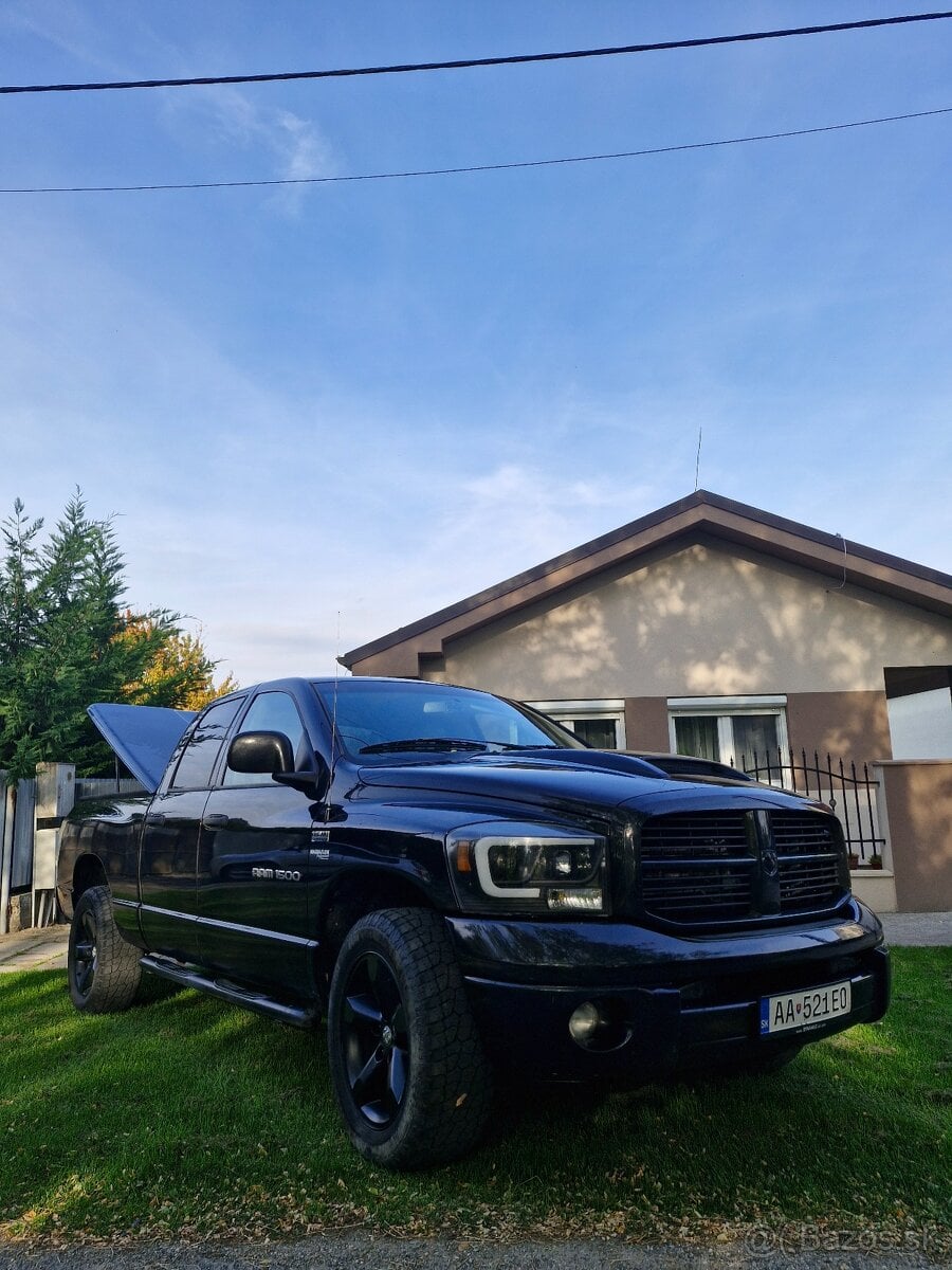 Dodge RAM 1500 5.7 HEMI
