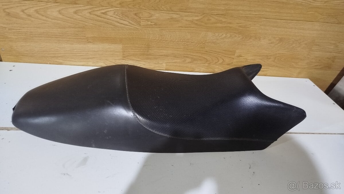 Sedadlo Ducati monster